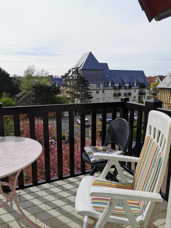 Cabourg Cosy, Appartement Refait A Neuf, 5 Min A Pied De La Mer Exterior foto